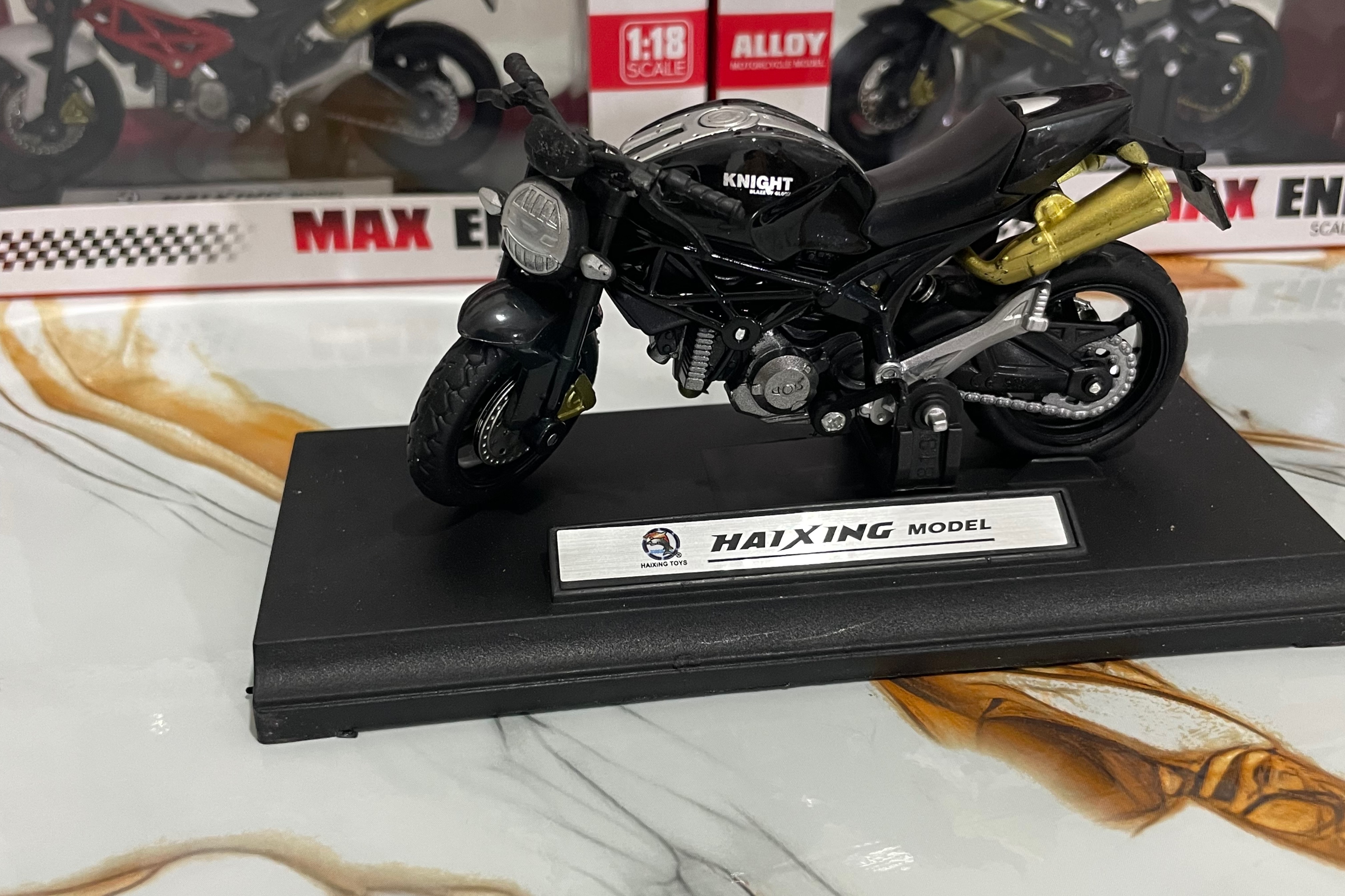 ماکت موتور سنگین cb1300